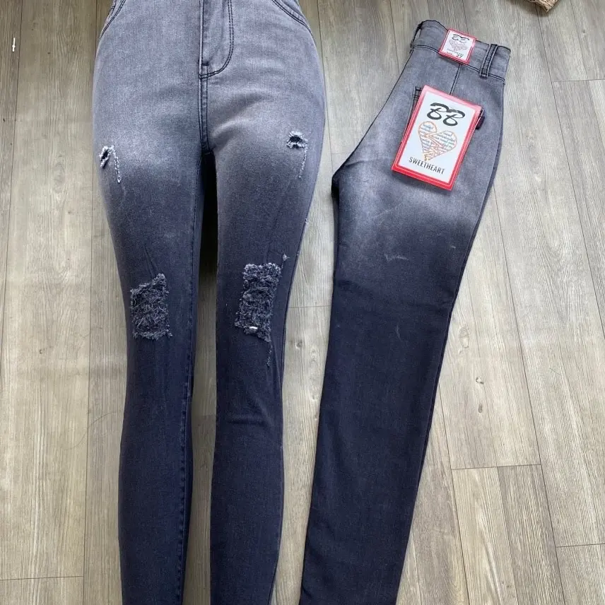 Quần jeans ống ôm chat vải co giãn bốn chiều mặc thoải mái