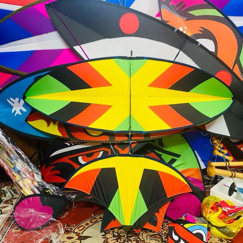 Diều 2m xỏ khung  xương cá vàng in nhiệt có dây gò cánh Đồ Chơi Toy