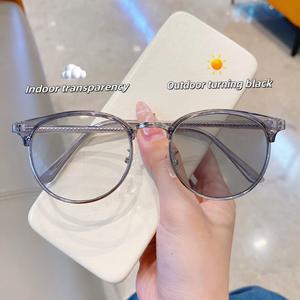 Photochromic Glasses WIth Graded 0-300 Anti Blue Light Fashion Man's and Woman's Eyeglasses for Nearsighted