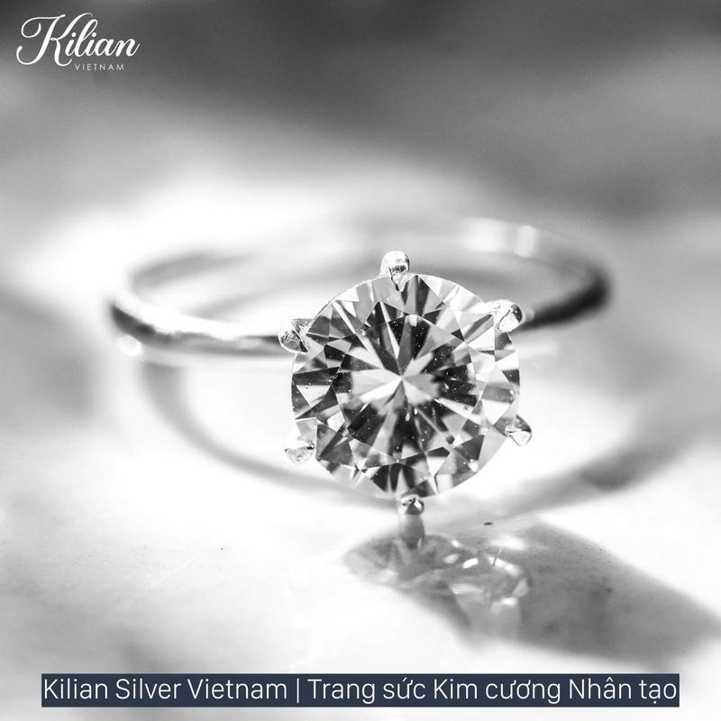 KL0108 Nhẫn Bạc Nữ Đai Trơn 6 Chấu Đá Chủ Round Cut 8.0ly Trang sức ECZ