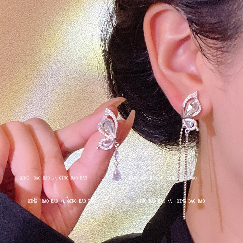 Anting Kancing Kupu-kupu Berlian Imitasi Super Flash untuk Wanita 4