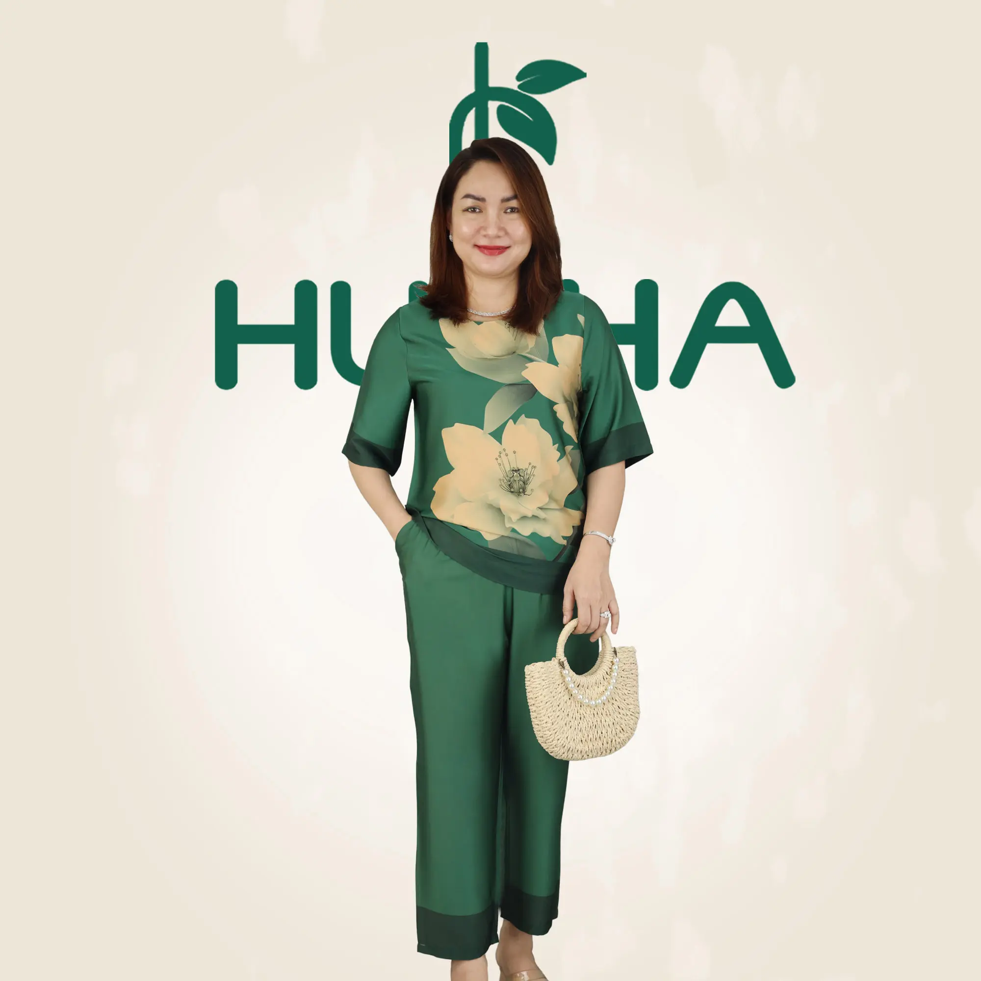 T8 - Đồ bộ trung niên HUY HÀ , chất vải lụa tơ tằm , áo cổ tròn