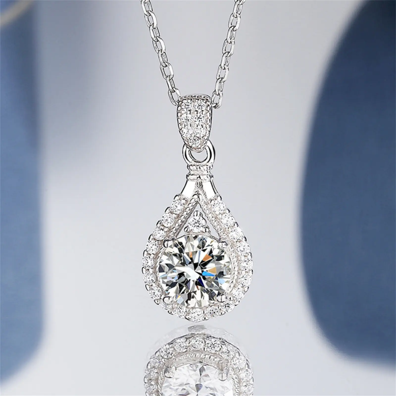 Kalung Liontin Wanita Titanium Anti Karat Korean Style Kalung Cewek Emas Putih Aesthetic Busana Pesta Retro Elegan