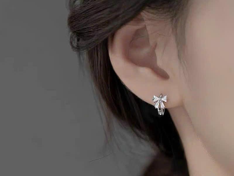 Product Introduction of Bông tai nơ Bốn cánh Mềm mại HMJ đường kính 8mm Hoa Tai Women Khuyên Tai 1