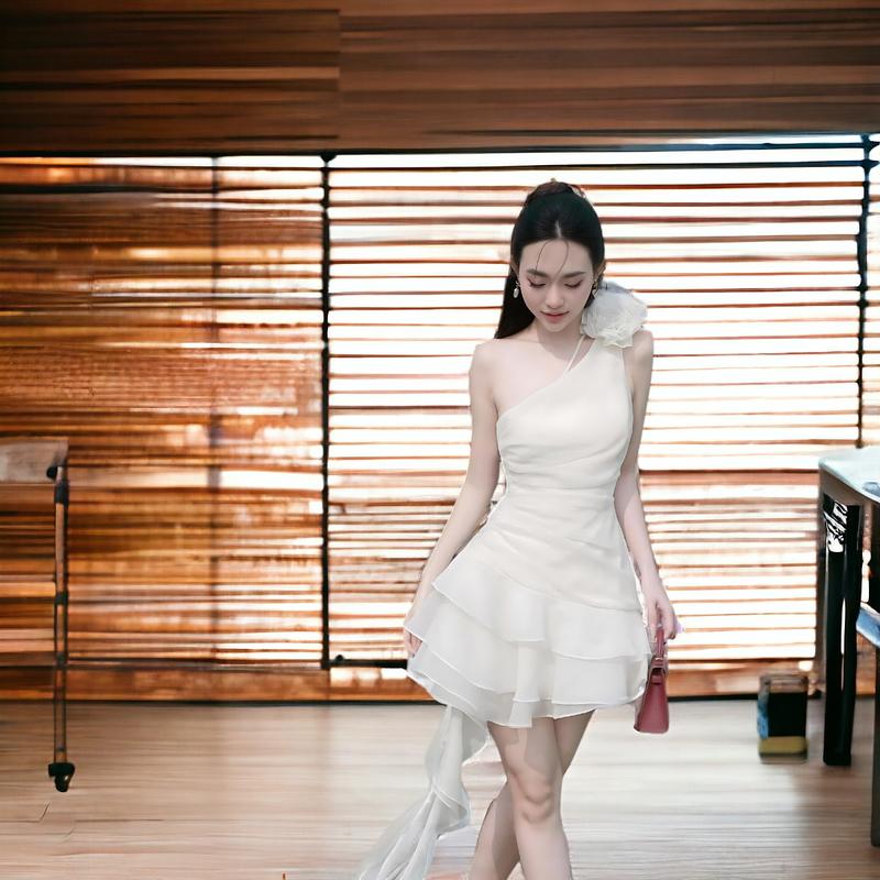 Đầm váy lệch vai  phối hoa bèo chất tơ nhật, chân váy xếp tầng tua rua dài 1 bên tiểu thư Nữ Bo Chun Women Màu Trắng Nhung Voan Voi Dress