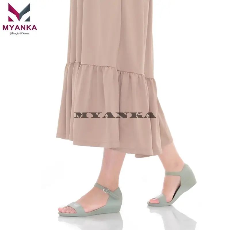 Myanka Jelly Shoes Simple Line wanita 2