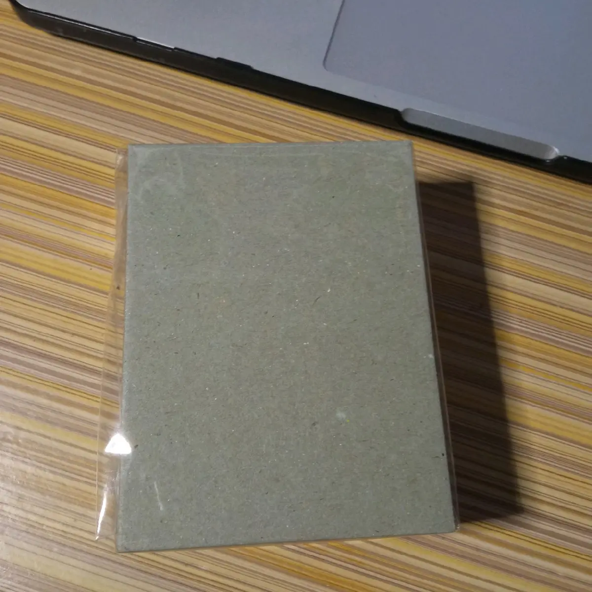 GREY BOARD BAHAN PACKING PHOTOCARD