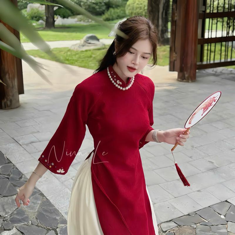 Set bộ áo dài tay lỡ cổ tròn thêu hoa chất nhung phù hợp cho các nàng đi chơi đi lễ Top Women 3