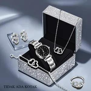 5pcs Jam Tangan Wanita Elegan Berbahan Kuarsa, Set Perhiasan Tema Cinta yang Terdiri dari Kalung, Cincin, Anting-anting, dan Gelang, Cocok untuk Semua Acara sebagai Hadiah
