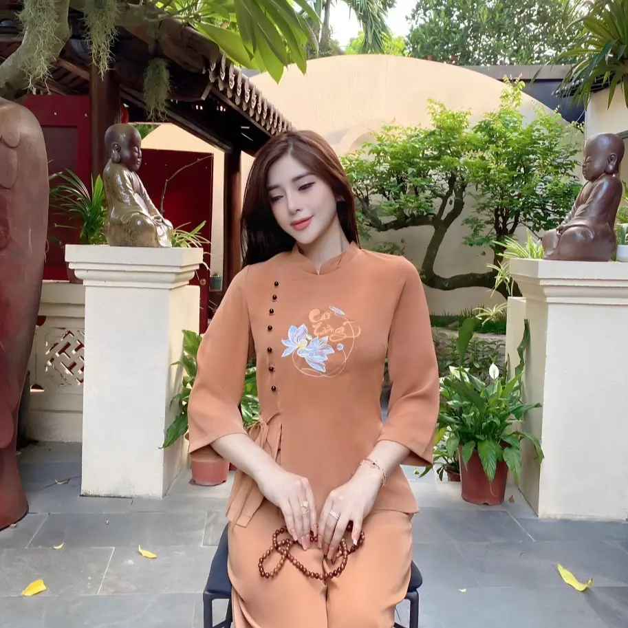 Pháp phục thêu chữ Cát Tường