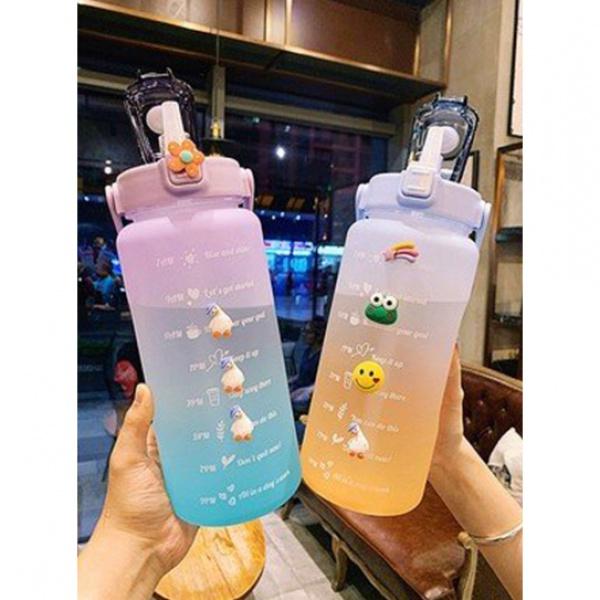 Bình nước 2 lít tặng Sticker dành cho người lười uống nước Fan House bình nước cute 2L có ống hút, vạch chia nhắc giờ 1