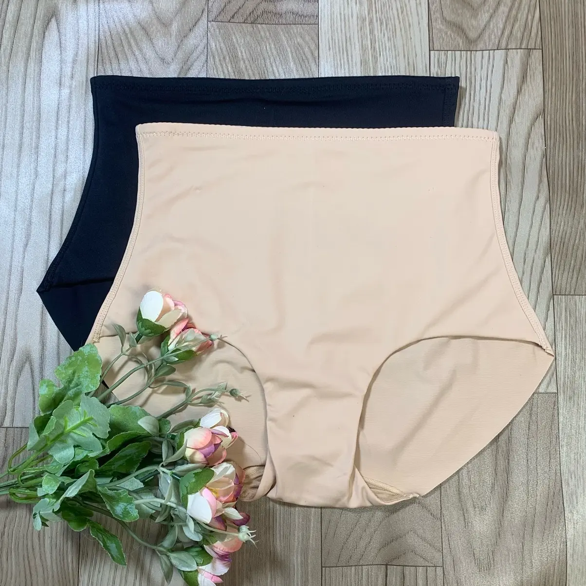 Quần lót trơn gen nhẹ không đường may