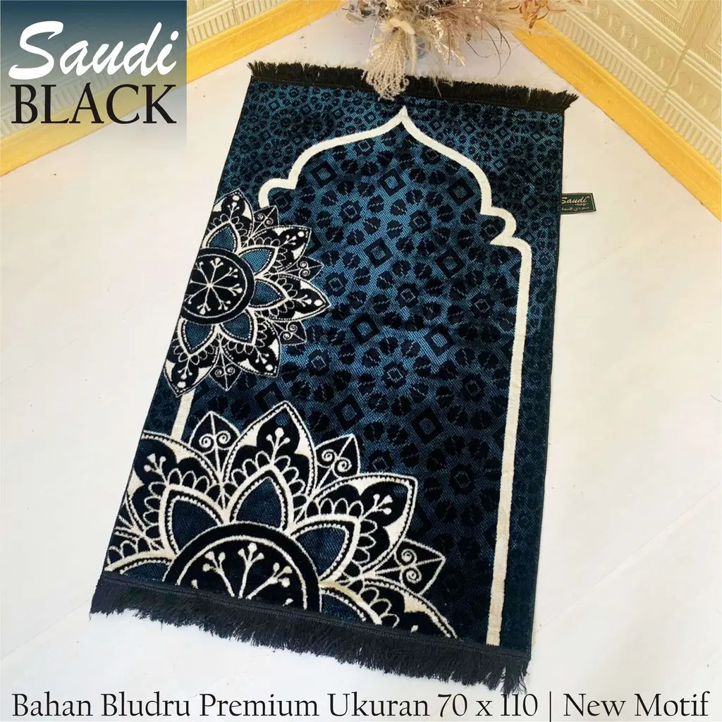 Sajadah Saudi Hitam Premium Tebal Motif Bunga Blue Light Mirror. bisa couple