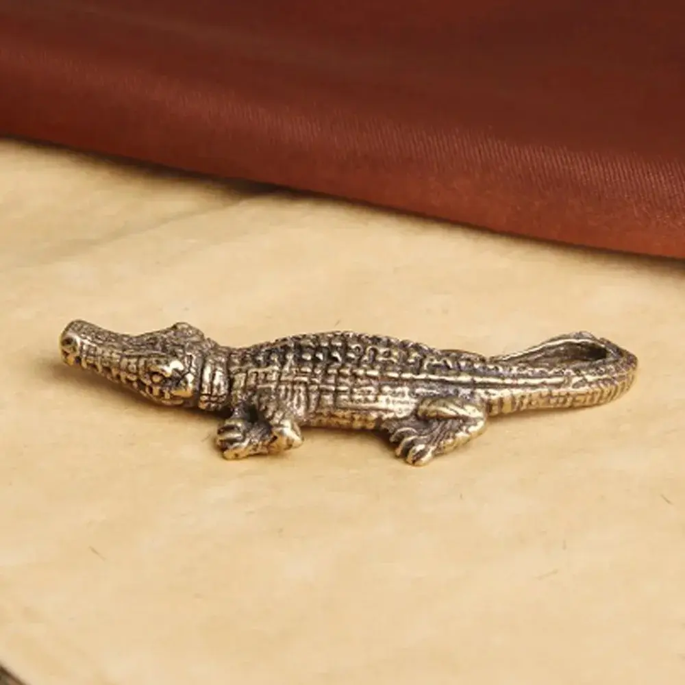 Portable Alloy Crocodile Keychain Statue Retro Mini Crocodile Pendant Crocodile Toy Statue Office Desk Feng Shui Decoration