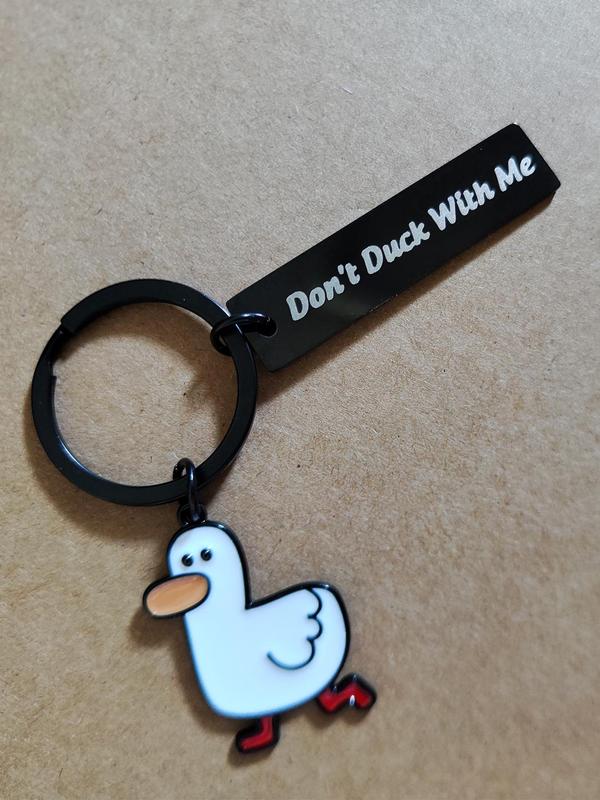 Cute Cartoon Duck Stainless Steel Keychain, Fashion Letter Engraving Slogan Metal Keychain, Backpack Messenger Bag Decoration, Cute Accessories, Couple Gifts, Creative Gifts, Valentine's Day, Gift 6