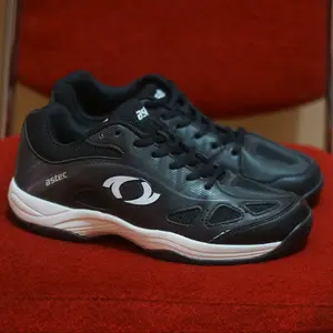 SEPATU BADMINTON ASTEC FABLE BLACK WHITE