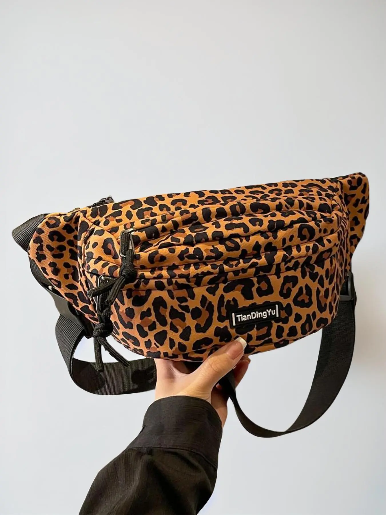 New Fashion Leopard Pattern Fanny Pack, Casual Versatile Zipper Sling Bag for Women & Men, Trendy All-match Crossbody Bag for Daily Dating Use