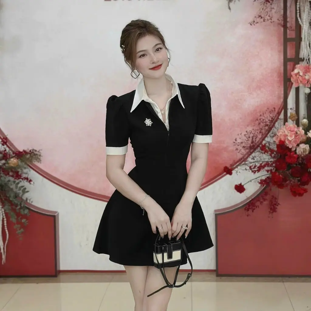 Đầm dự tiệc thời trang nữ sang trọng chất tuyết mưa cổ sơ mi đính nút phối viền tay ngắn dáng xoè mini