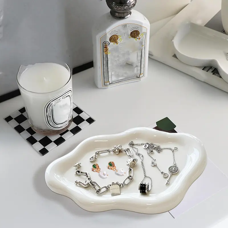 Unique Cloud Shaped Jewelry Dish Tray, 1 Count Ceramic Ring Storage Holder, Jewelry Storage Tray for Home Bedroom without Jewelry, Decorative Desk Accessories, Household Items, Jewelry Organizer, Ornaments 5