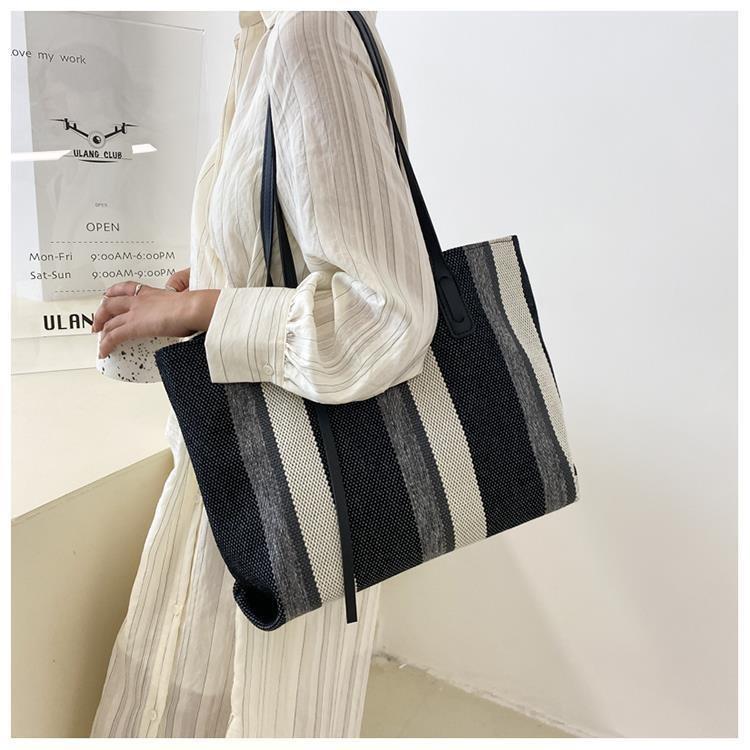 Product Introduction of Túi Vải Bố, Dung Lượng Lớn, Dành Cho Nữ, Túi Tote Thời Trang Người Nổi Tiếng Trên Internet Phổ Biến Mới 2024, Thích Hợp Đi Làm Và Đi Làm, Túi Đeo Vai Lớn 17