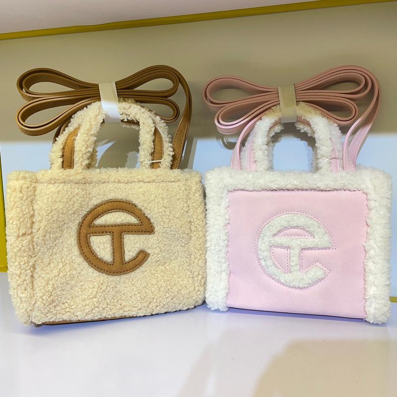 Túi xách nữ tfra lông cừu da lộn đeo chéo fullbox phụ kiện size17cm vừa đt Bag