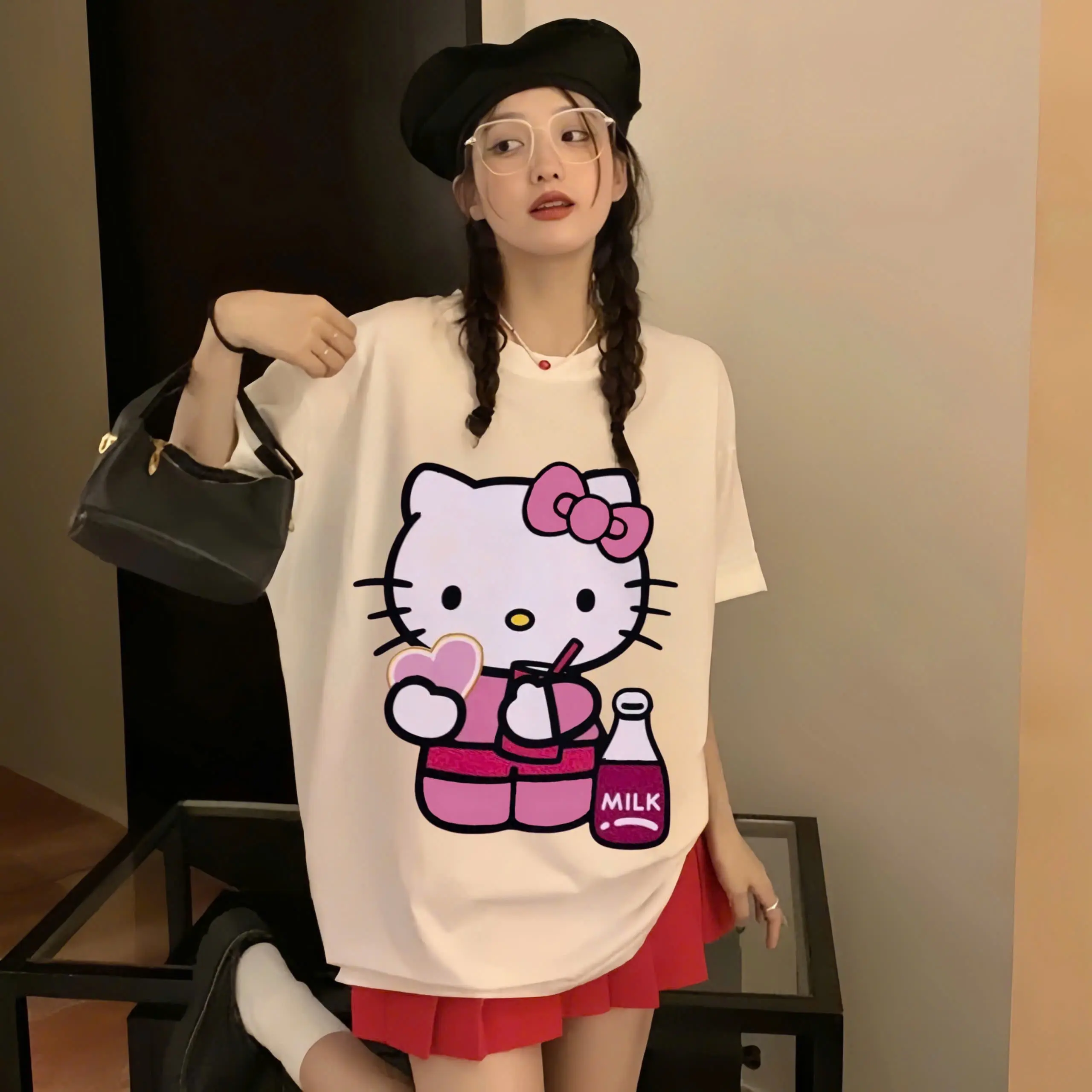 Mẫu áo thun in hình Hello kitty dễ thương fom rộng chất vải mềm mịn thoáng mát cho cả mẹ và bé từ 25-53kg