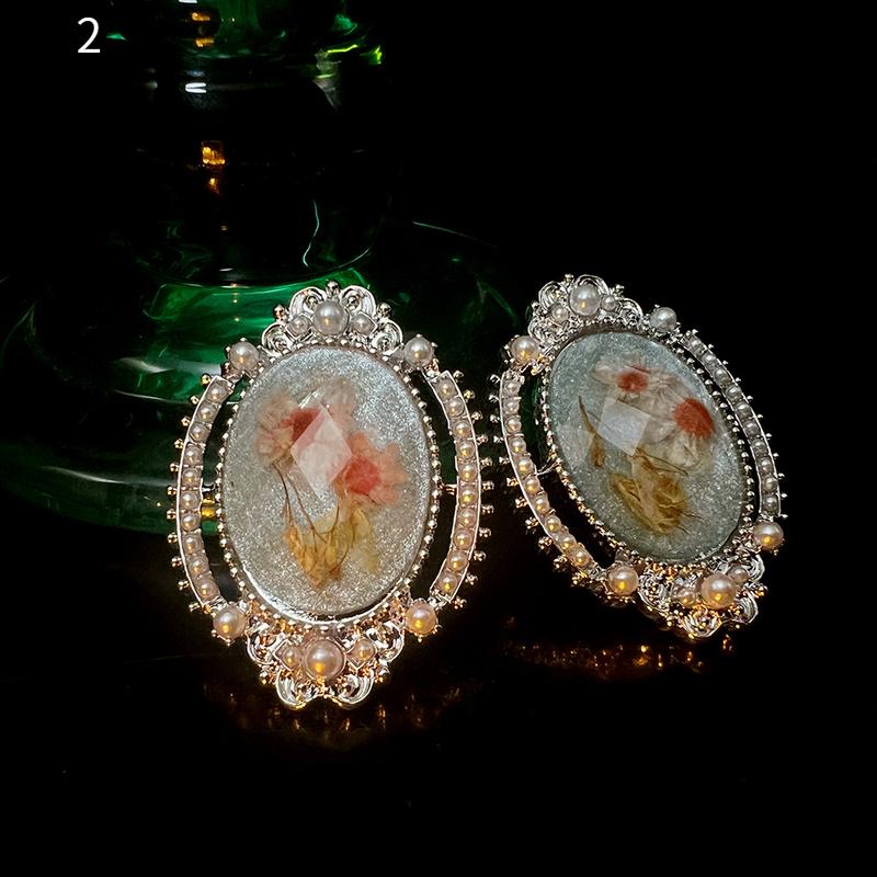 Product Introduction of 3 Pairs of French Ancient Amber Dried Flower Hot-Sale Earrings Combination Link Original Niche Gold Plated S925 High-Grade Earrings 6