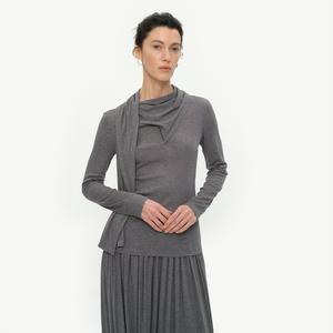 Soft and Skin-Friendly Silk Blend Fitted Top