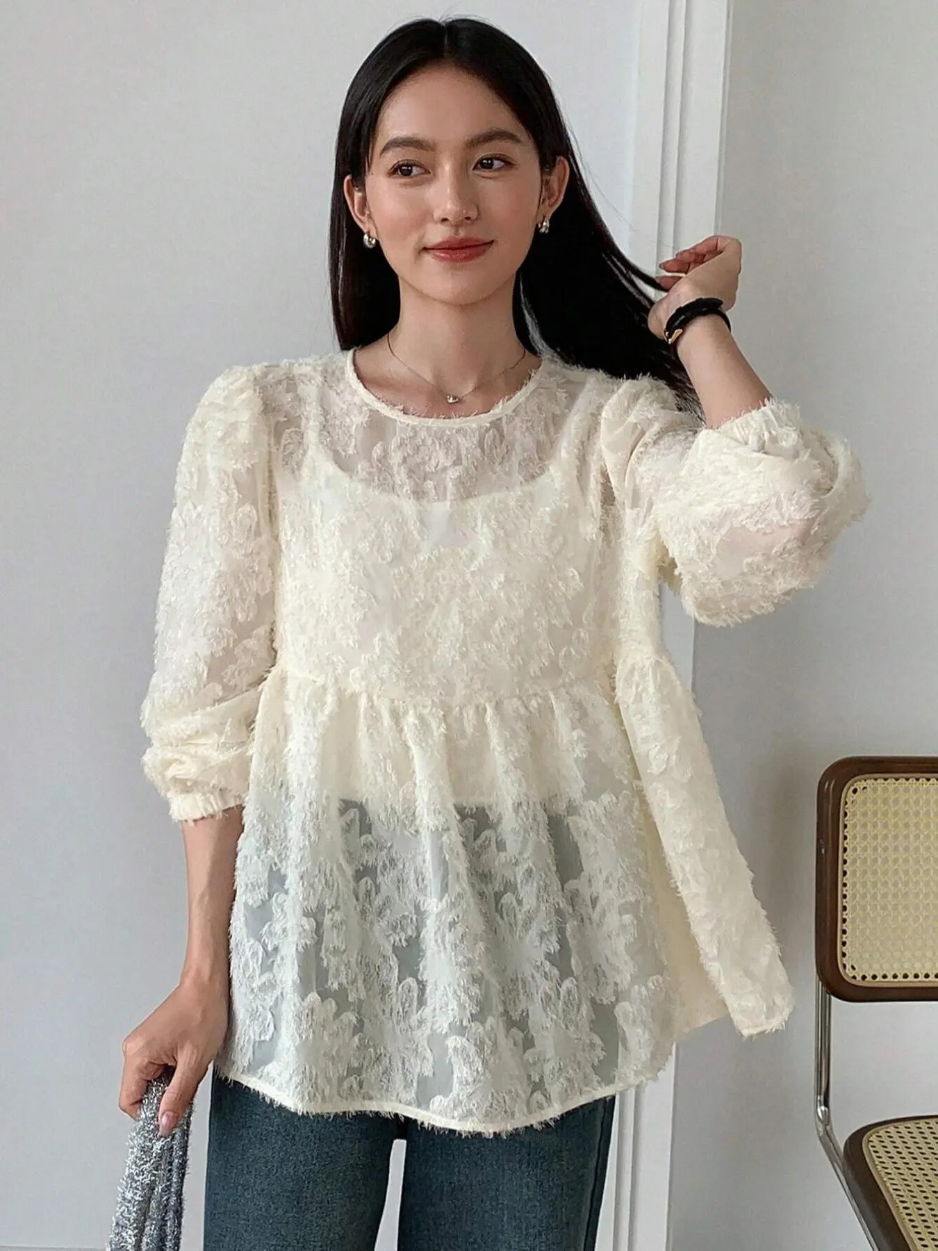 Women's Floral Jacquard Keyhole Neck Blouse, Elegant Long Sleeve Top for Daily Wear, Ladies Clothes for All Seasons