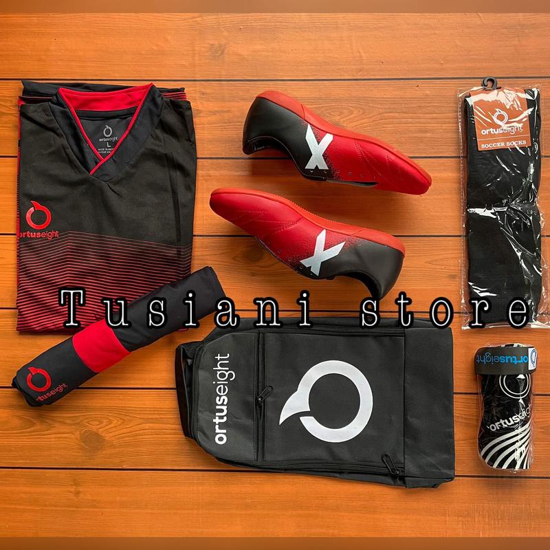 Paket komplit 5 sepatu futsal dewasa ukuran 39-43 0