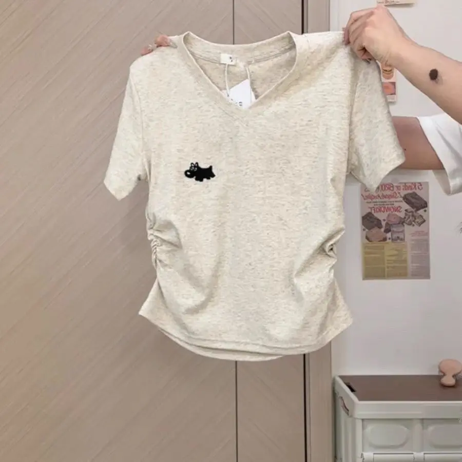 Áo Thun Mùa Hè, Phong Cách Hàn Quốc, Màu Xám Gạo, Cổ Chữ V, Chất Liệu Cotton Nguyên Chất, Thêu Hình Cún chó Con, Ngắn Tay, Dành Cho Nữ, Dáng Ôm, Chất Lượng Cao, Áo Dễ Phối Đồ Hàng Mới Về Top