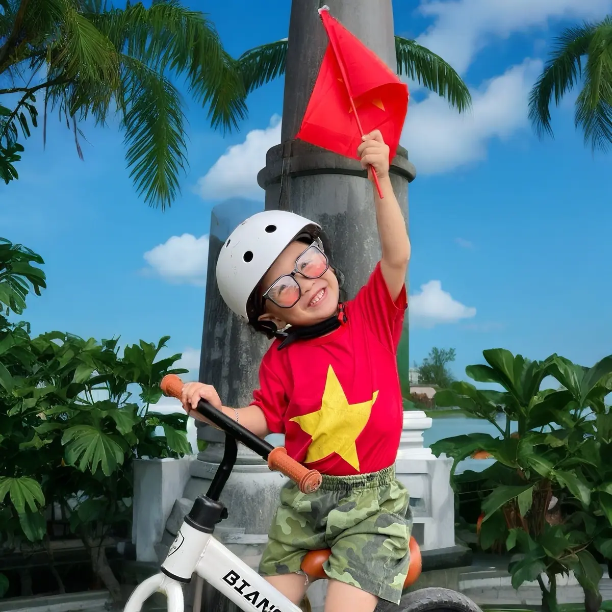 Áo Cờ Đỏ Sao Vàng Trẻ Em Dành Cho Bé Trai, Bé Gái, Áo Cờ Diễn Văn Nghệ Ở Trường aogile  chobe