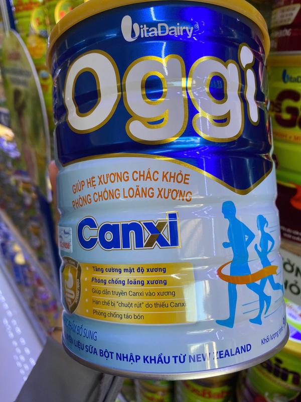   Vitadairy  Sữa bột Oggi Canxi lon 900g - bổ sung canxi hàm lượng cao cho người trung niên và cao tuổi 