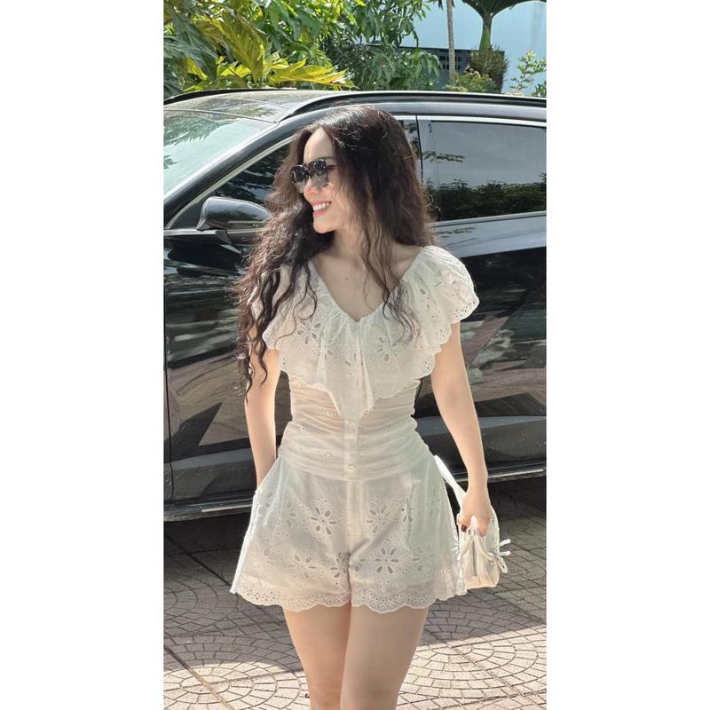Bộ đồ nữ mùa hè sang chảnh BS04, Set đồ nữ áo cổ tim kèm quần short chất ren Hàn mát mẻ 1