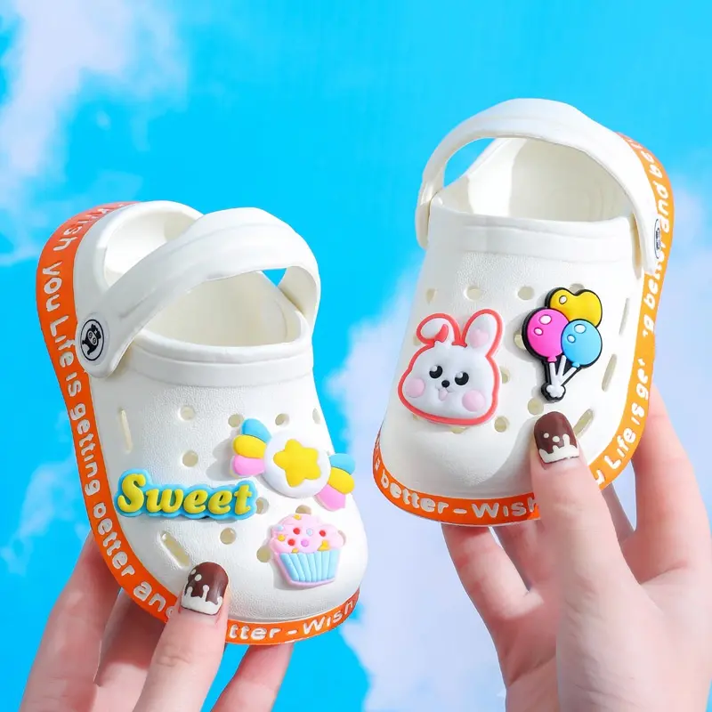 Dép sục cho bé chống trơn trượt hình dễ thương, siêu nhẹ cho bé trai bé gái DE457 0