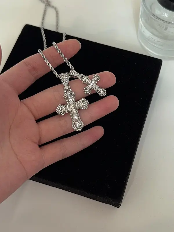 Rhinestone Decorated Cross Pendant Necklace, Fashion Jewelry for Party, Daily Clothing Decor, Trendy All-match & Exquisite Jewelry for Birthday Gift 3