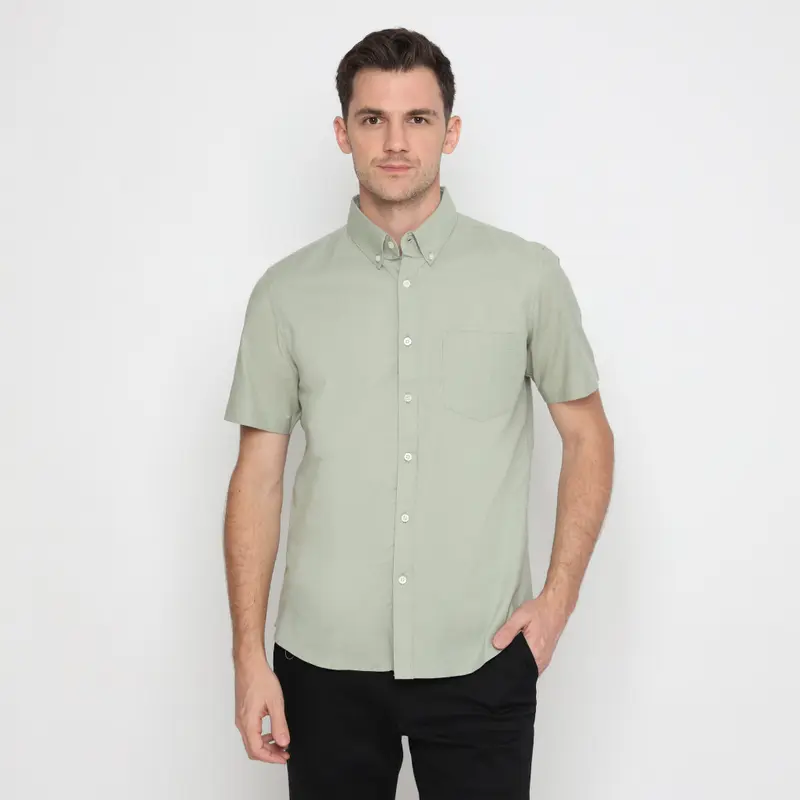Platini Kemeja Pria Lengan Pendek Basic Katun Oxford Hijau Sage 63251 0