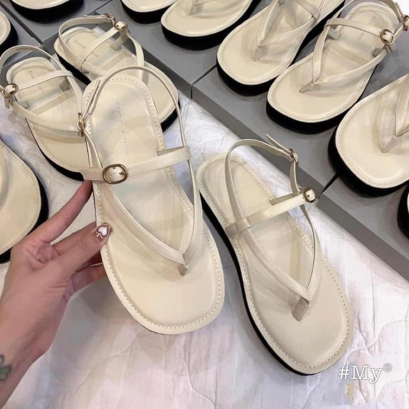 Giày Sandal Nữ xỏ ngón đế bánh mỳ tôn dáng phối khoá xăng đan kẹp xỏ ngón mới 2023 DéP Shoes Nhung Women 2025 2