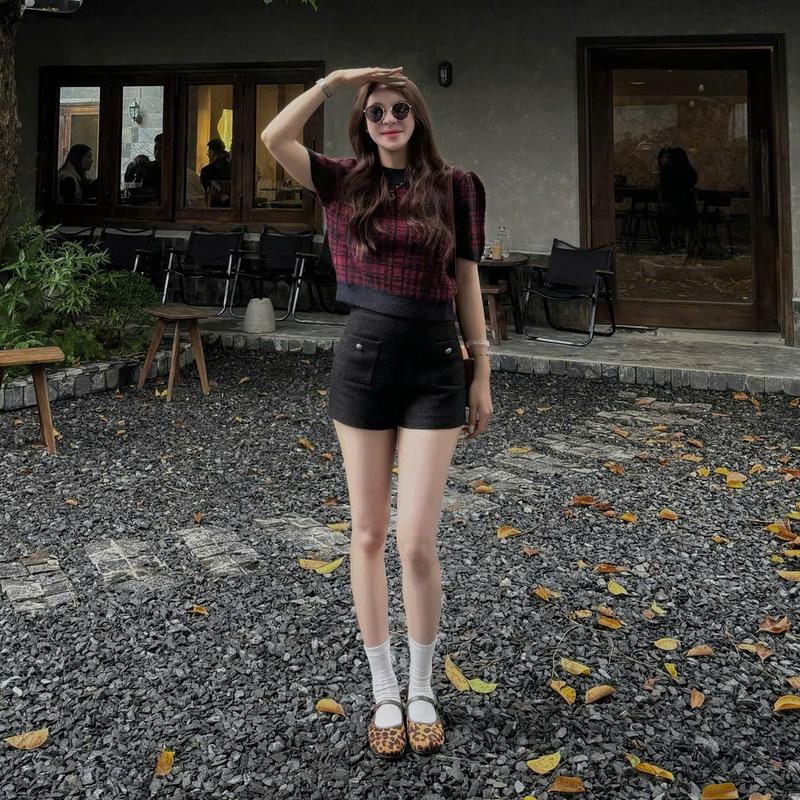 (ẢNH OLDSCHOOL) Quần SHORT DẠ TWEED form ôm túi vuông Q1528 1