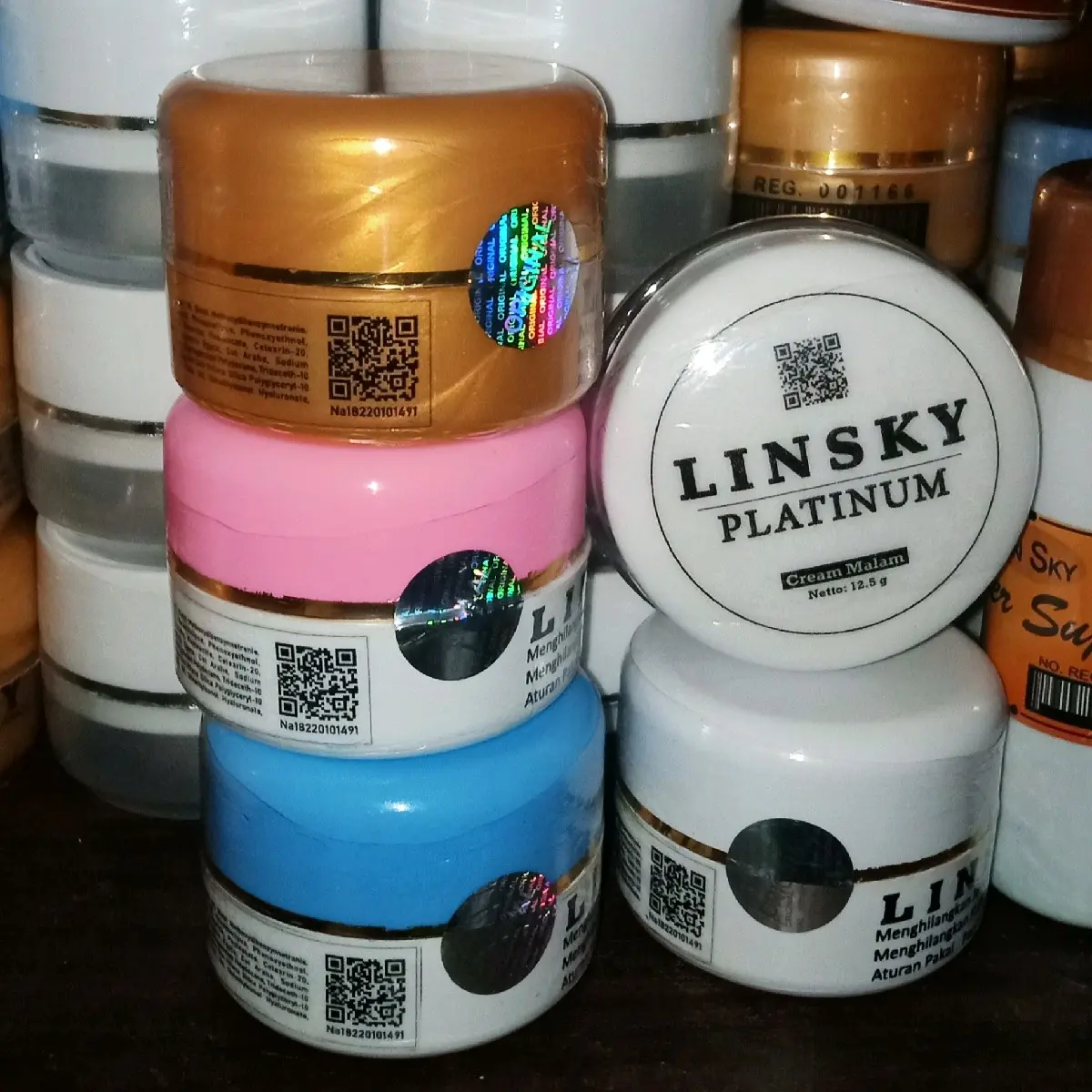 LINSKY CREAM  KEMASAN TIMBUL TULISAN LINSKY  BAWAH POT NYA