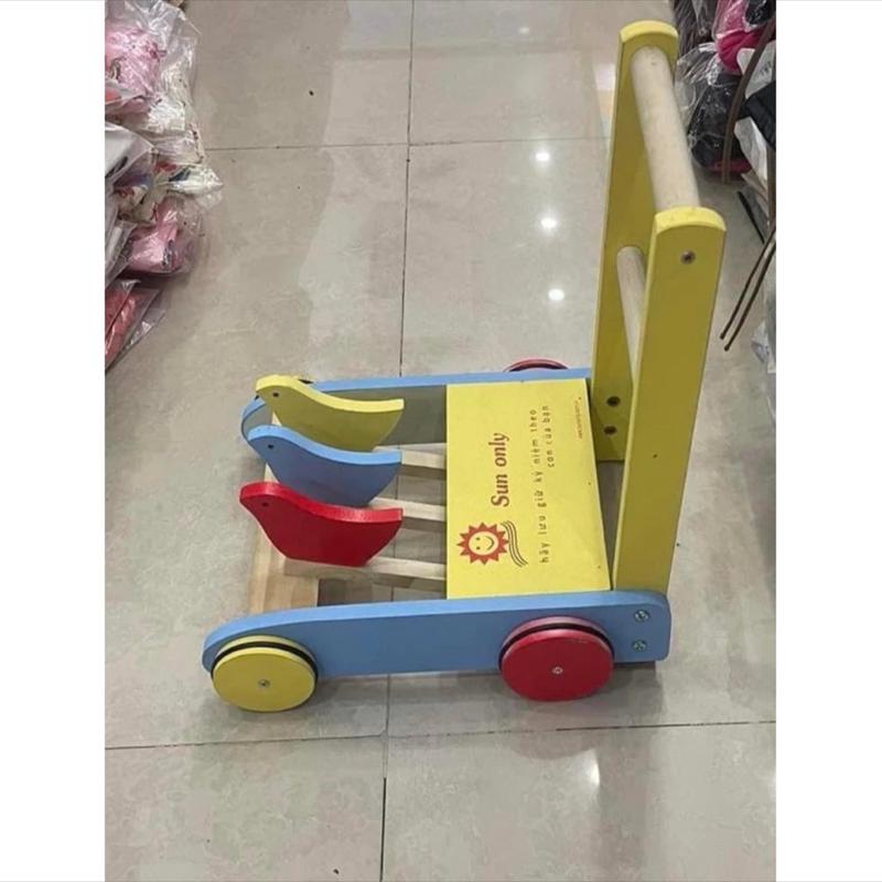 Xe gà bằng gỗ dành cho các bé tập đi