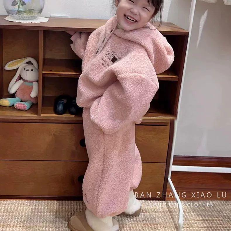 Quần Áo Trẻ Em, Hàn Quốc, Bộ Hai Mảnh Áo Len Da Cừu Dày Dặn, Bé Gái, Lót Lông Cừu, Bộ Đồ Có Mũ Trùm Đầu, Mùa Đông 2024, Hàng Mới Về Cho Bé Heo 3