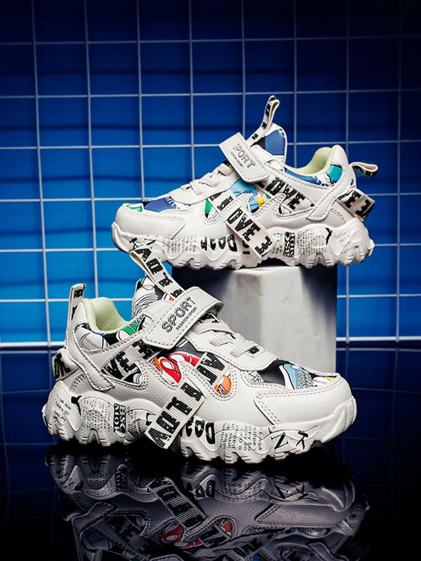 Kid's Unisex Classic Fashionable Colorblock Letter Print Mesh Sneakers & Trainers, 2024 New Trendy Casual Matching Round Toe Cartoon Pattern Design Velcro Chunky Sneakers for Daily Wear