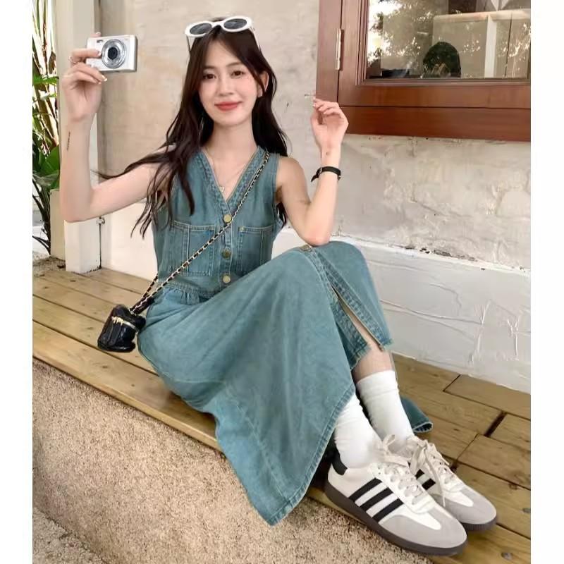 Product Introduction of Y. French Style Temperament V-neck, Vest Denim Dress Casual Womenswear 21