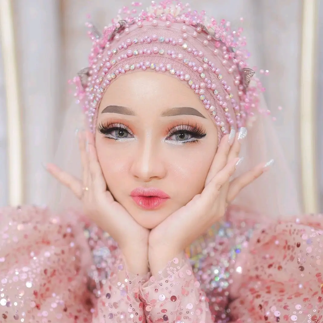 Hiasan Hijab Amora by alma collection