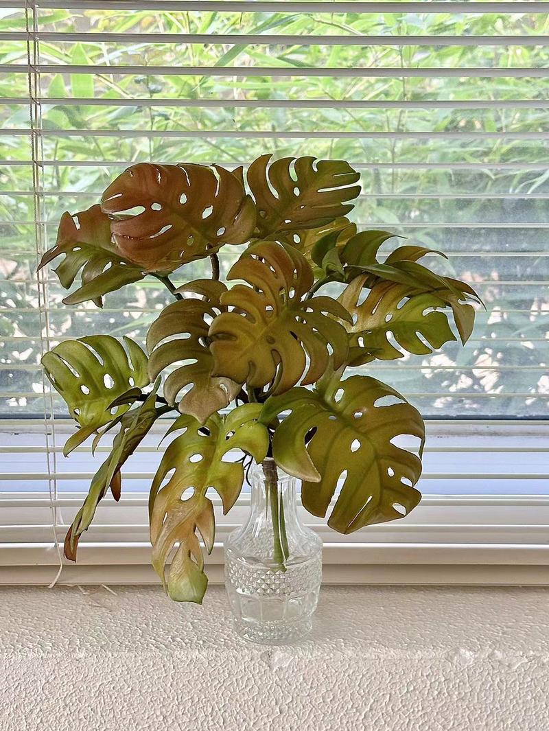 Product Introduction of Artificial Monstera Green Leaves Plant Nordic Home Decoration Advanced Sense 2