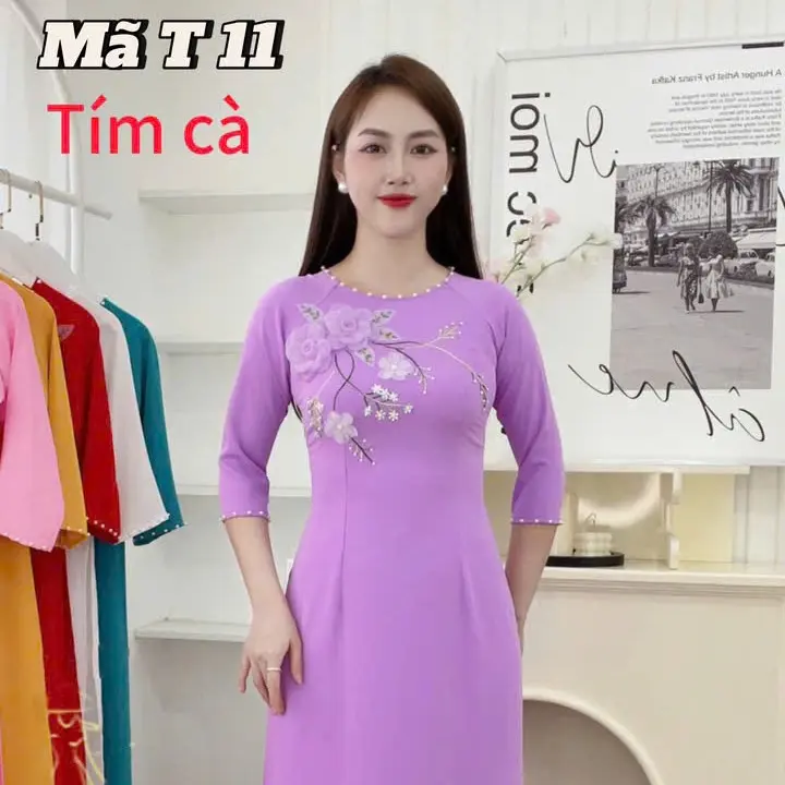 T11 - Đính kết 2 bông. cổ tròn. Màu tím cà. chất liệu lụa mỹ cao cấp