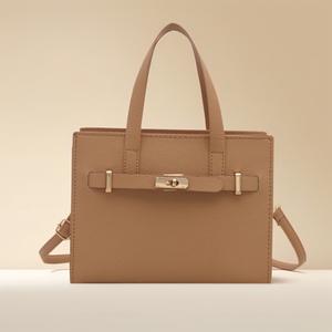 กระเป๋าสะพายไหล่เดียว ดีไซน์เก๋ไก๋ อเนกประสงค์ กระเป๋าสะพายข้าง เนื้อลิ้นจี่ระดับไฮเอนด์ กระเป๋าถือสำหรับผู้หญิง สไตล์โพแทสเซียม ช่องใหม่สำหรับฤดูใบไม้ผลิ 2025 ดีไซน์เฉพาะ