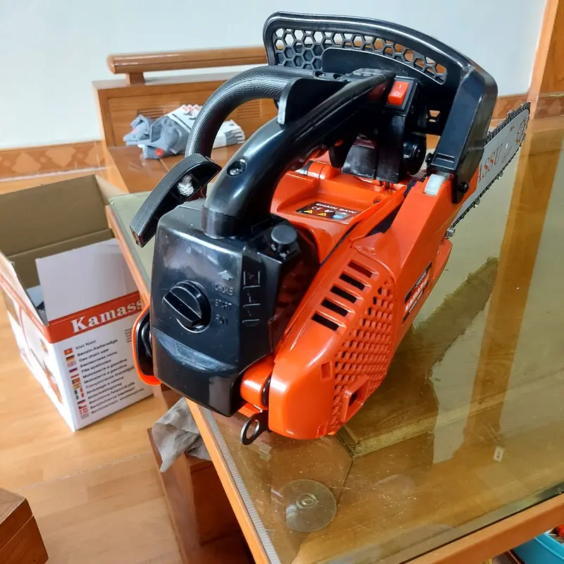 Máy cưa xích kamastsu 2500 máy cưa xích cầm tay nhỏ gọn dễ sử dụng phù hợp cho mọi gia đình 7