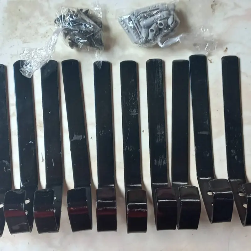 RAK GANTUNG HELM TOPI JAKET SERBAGUNA 2 PCS - CANTOLAN HELM KOKOH BESI STAINLESS STEEL - HOOK HANGER MINI MULTIFUNGSI 2 PCS - Cantolan Helm - Gantungan Dinding 2Pcs - Gantungan Tas Baju Kunci - Tempat Helm rak dinding Tempel Black 4